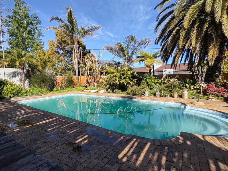 5 Bedroom Property for Sale in Prince Alfred Hamlet Western Cape